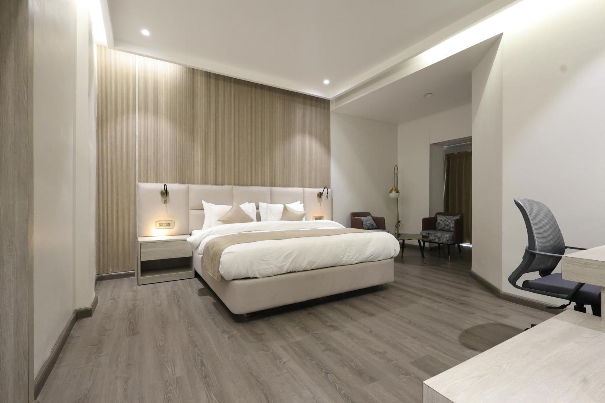Hotel Swarn Towers Bareilly Exterior foto