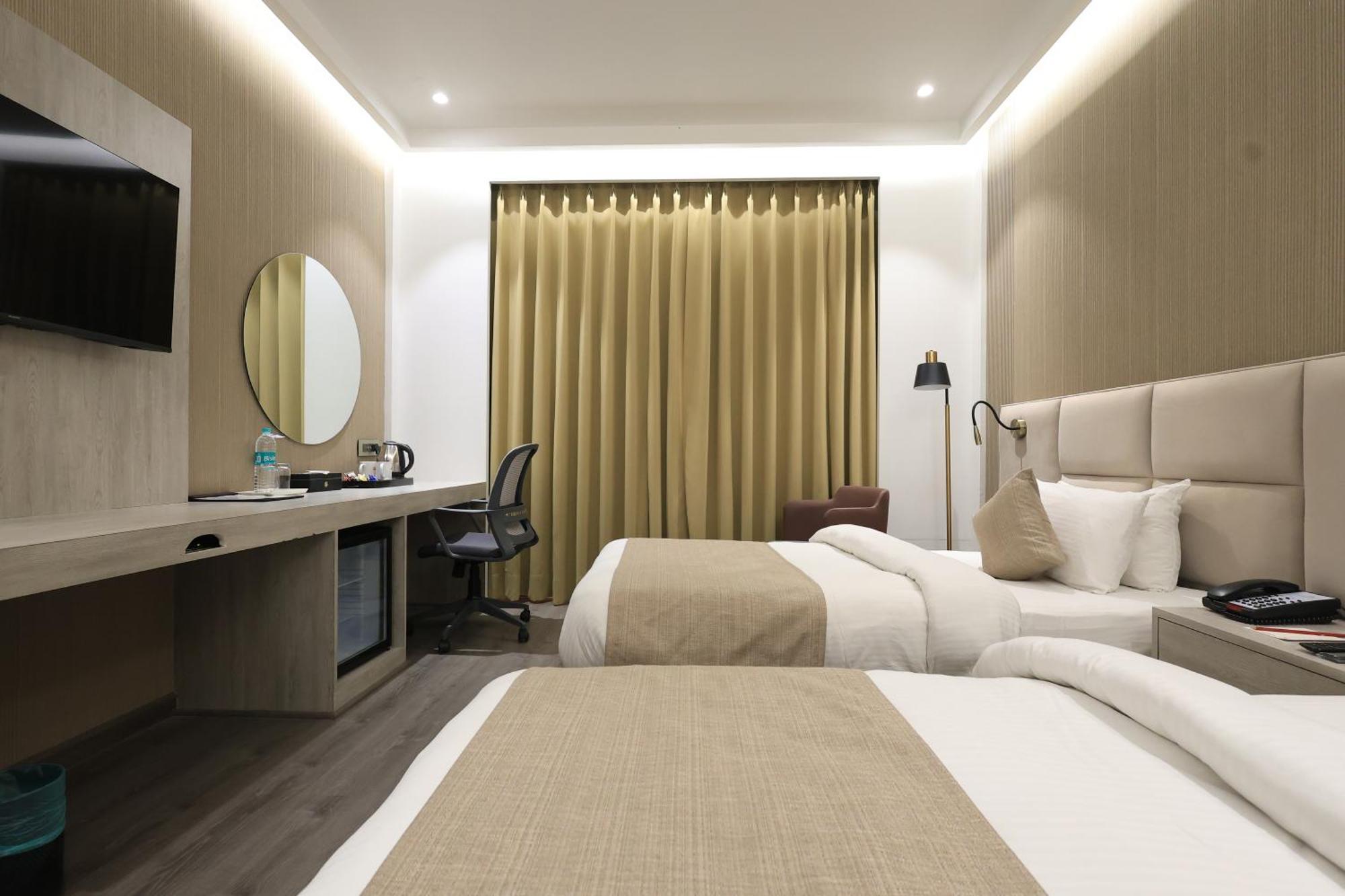 Hotel Swarn Towers Bareilly Exterior foto